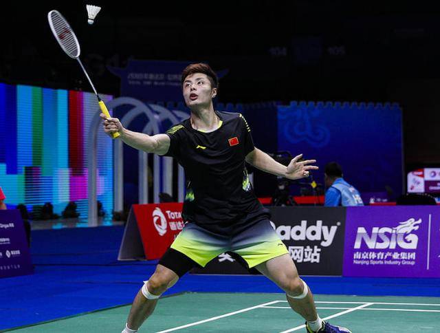 逆境中团结 逆境中团结